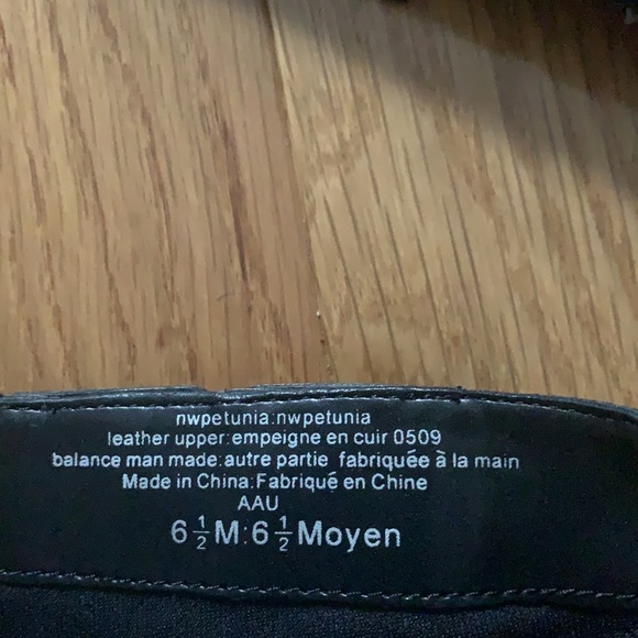 Size 6.5 NINE WEST leather heeled boots 🖤 - Picture 4 of 5